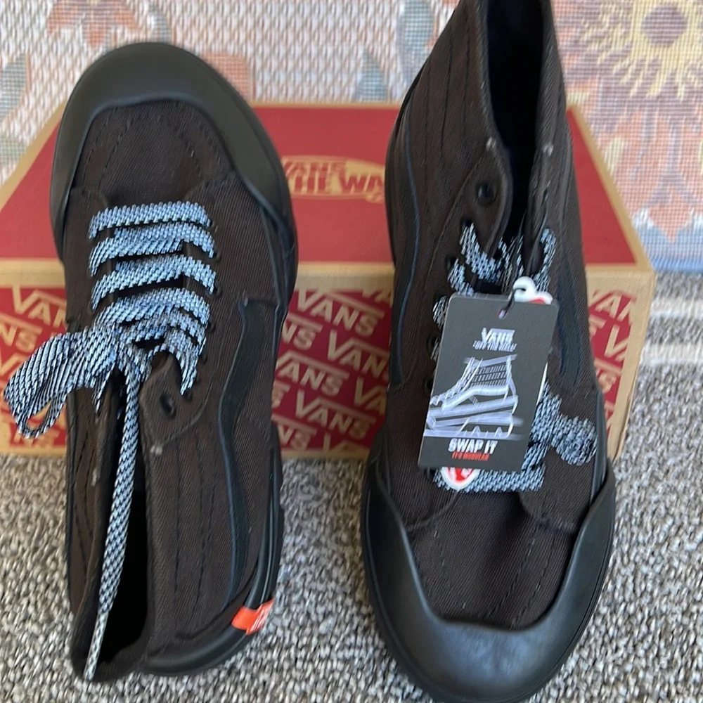 Vans WMNS Sk8-Hi Tapered
Heavy Canvas Blackout
VN0A7Q5T10J
Sneakers - Picture 13 of 16